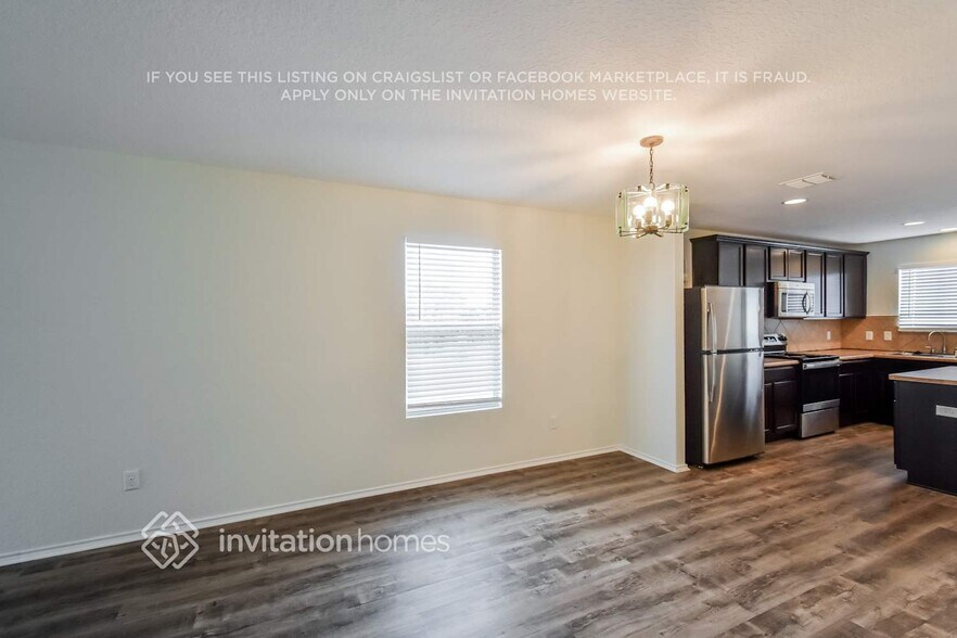 Building Photo - 27305 Paraiso Manor