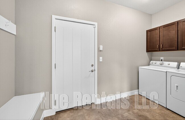 Building Photo - 549 Brennan Cir