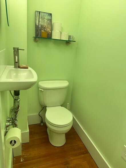 Building Photo - 336 Washington St