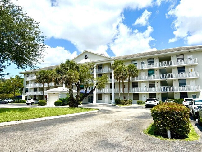 Building Photo - 1705 Whitehall Dr