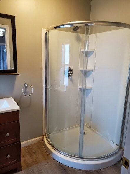 Building Photo - 496 Edwards Ave