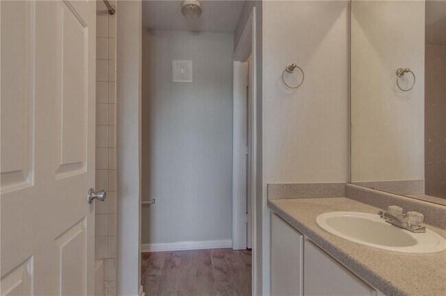 Building Photo - 2320 Gracy Farms Ln