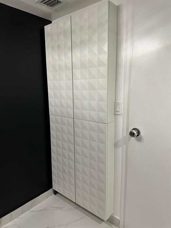 Building Photo - 7601 E Treasure Dr