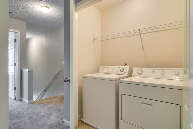 Building Photo - 3 BR/2.5 BA Villas at Concord Place Townho...