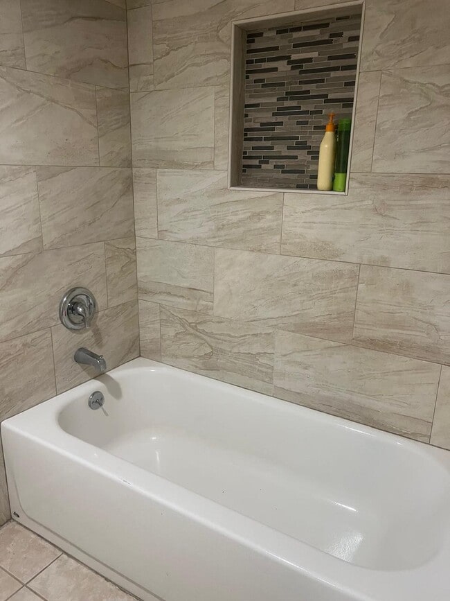 Building Photo - 6322 Seven Springs Blvd