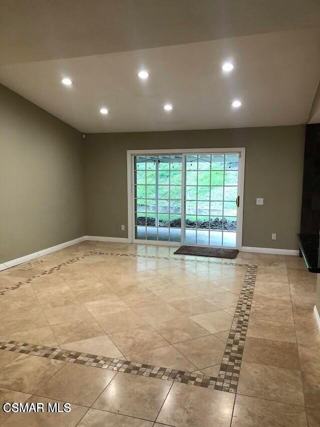 Building Photo - 436 Moondance St