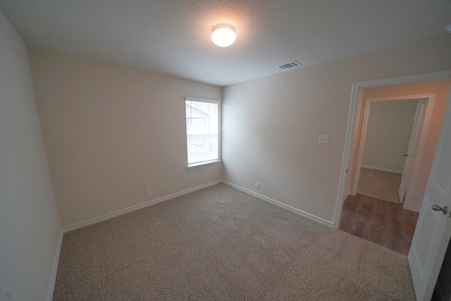 Building Photo - Newly Built Home in Red River Ranch Neighb...