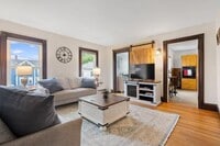 Building Photo - 99 Pleasant St