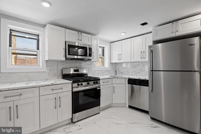Building Photo - 1309 Marlborough St