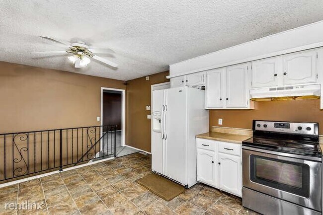 Building Photo - 3 br, 2 bath House - 9419 E Bluestem St