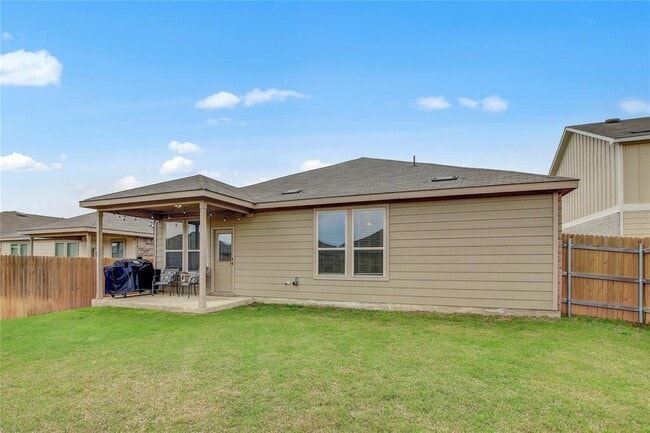 Building Photo - 165 Pivot Dr