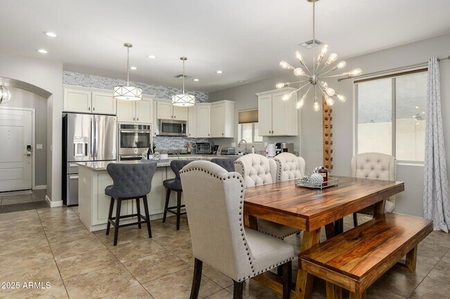 Building Photo - 6608 W Saguaro Park Ln