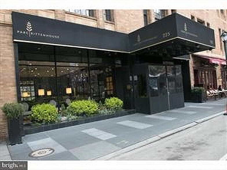 exterior of building - 219 S 18th St