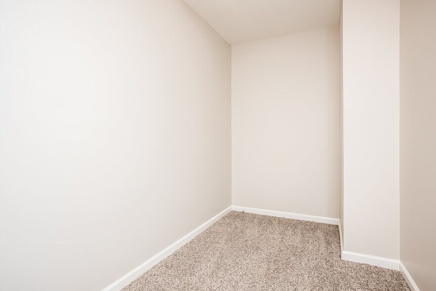 Building Photo - 880 Terrace Mill Dr