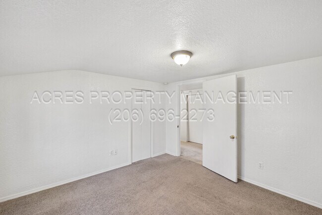 Building Photo - 2034 E 34th St