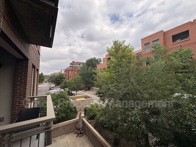 Building Photo - 1630 N Clarkson St