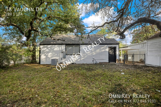 Building Photo - 38 Vaughn Dr