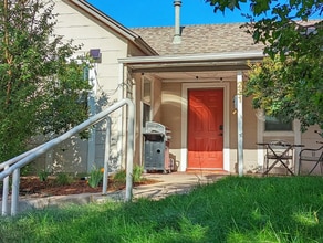 Building Photo - 231 Cheyenne Ave