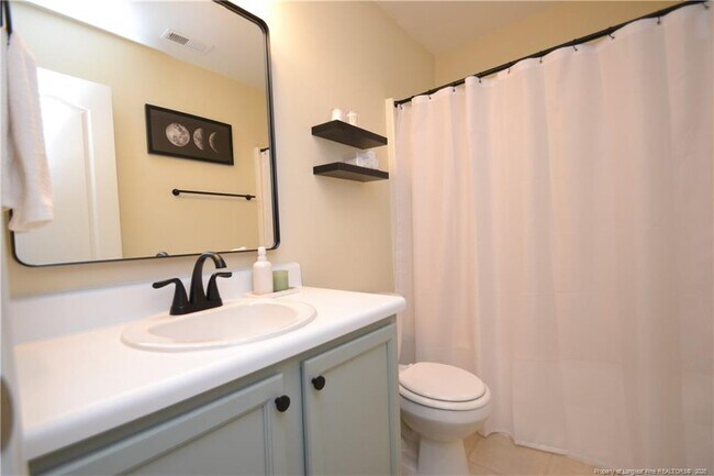 Building Photo - 3115 Manhasset Ln