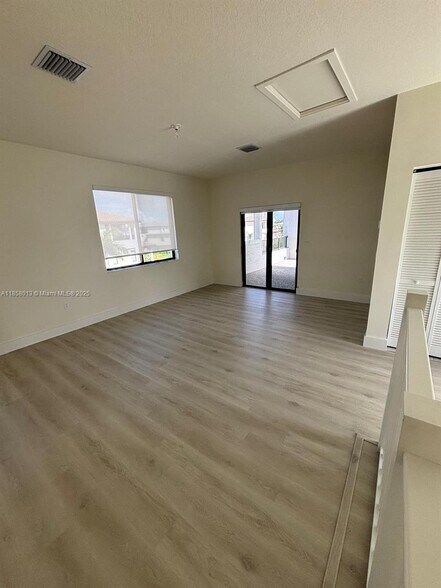 Building Photo - 4281 NW 83rd Ave