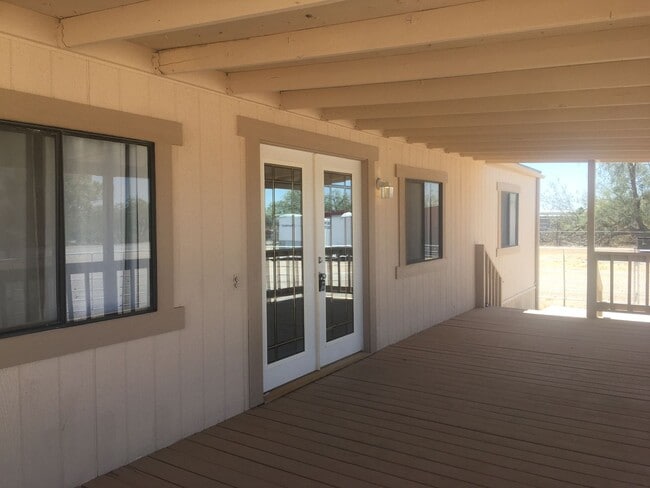 Building Photo - 3 Bedroom, 2 Bathroom Home