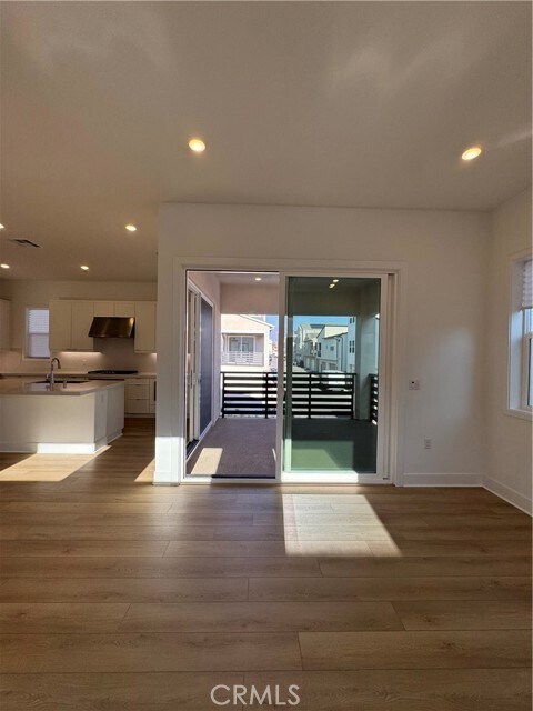 Building Photo - 436 Loon