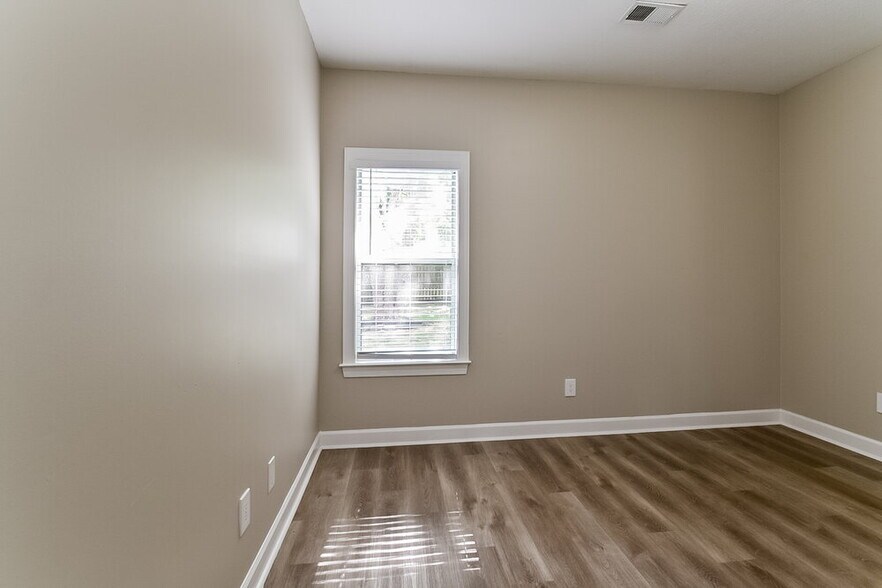 Building Photo - 4494 Graystone Dr
