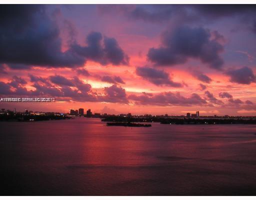 Building Photo - 1000 West Ave