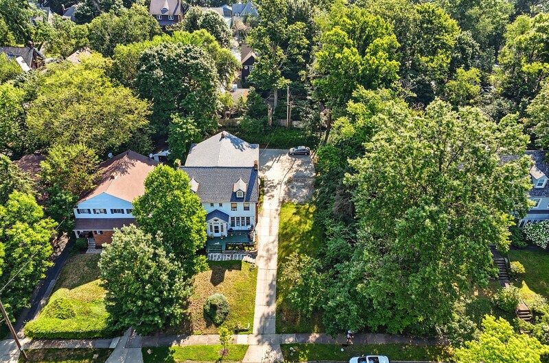 Building Photo - 2341 S Overlook Rd