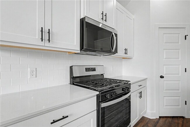 Building Photo - 512 W Canada Dr