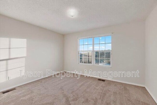 Building Photo - 8001 Vinemont Pl NW