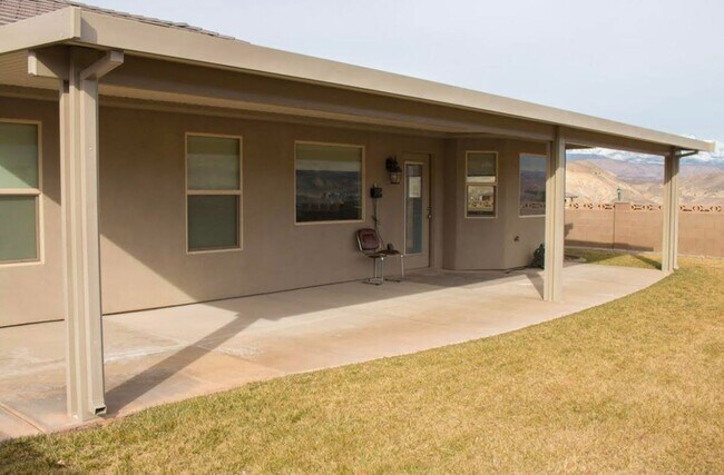 Building Photo - Beautiful 3 Bedroom, 2 bathroom Home in Hu...