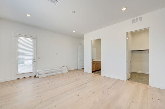 Building Photo - Brand New Home in southwest with a 4 car garage! Next Gen!