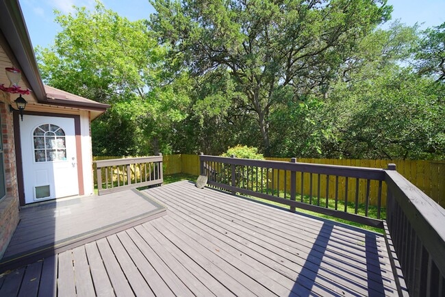 Building Photo - Wonderful Home in the Quiet Kingswood Heights Subdivision - Realtor Commission: $500