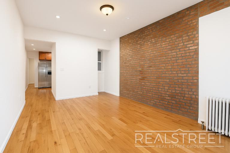 Building Photo - Spacious 2 BR in Heart of Park Slope