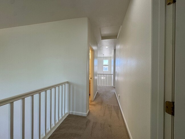 Building Photo - 5781 E Kaviland Ave