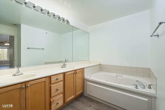 Building Photo - 7424 Lincoln Ave