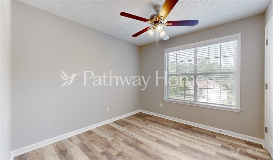 Building Photo - 10891 Knotty Pine Pl