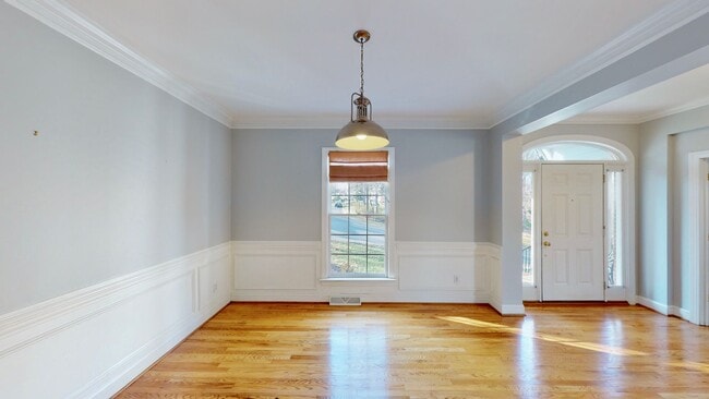 Building Photo - 7819 Red Oaks Trail