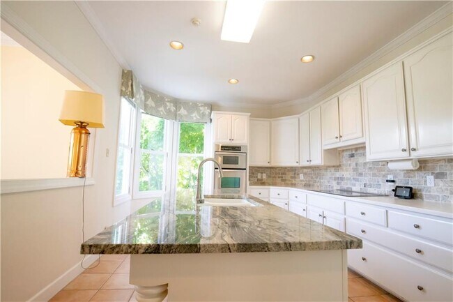 Building Photo - 105 Strachan Ln