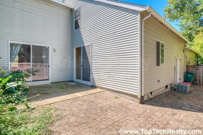 Building Photo - 14705 SW Redbud Way
