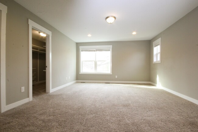 Building Photo - 2700 Dorman Ave