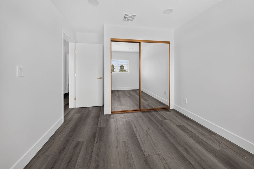 Building Photo - 9614 Bartee Ave