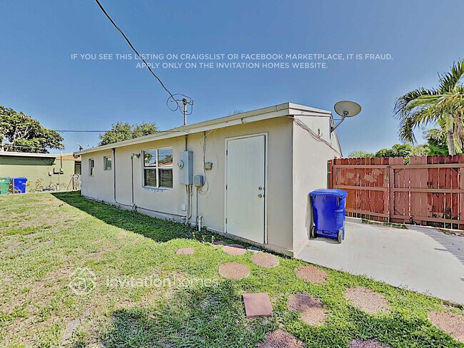 Building Photo - 4929 SW 20th St