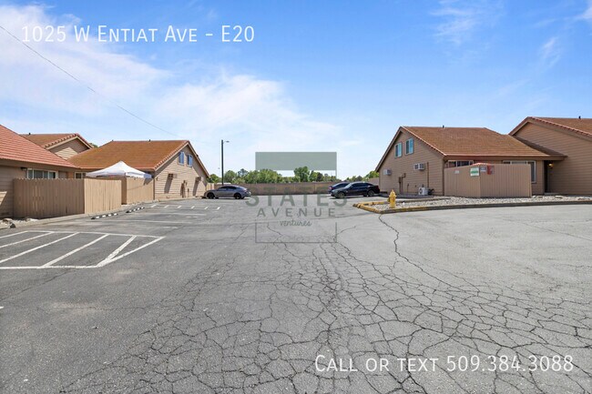 Building Photo - 1025 W Entiat Ave
