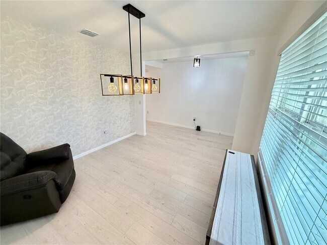 Building Photo - 2731 House Finch Rd