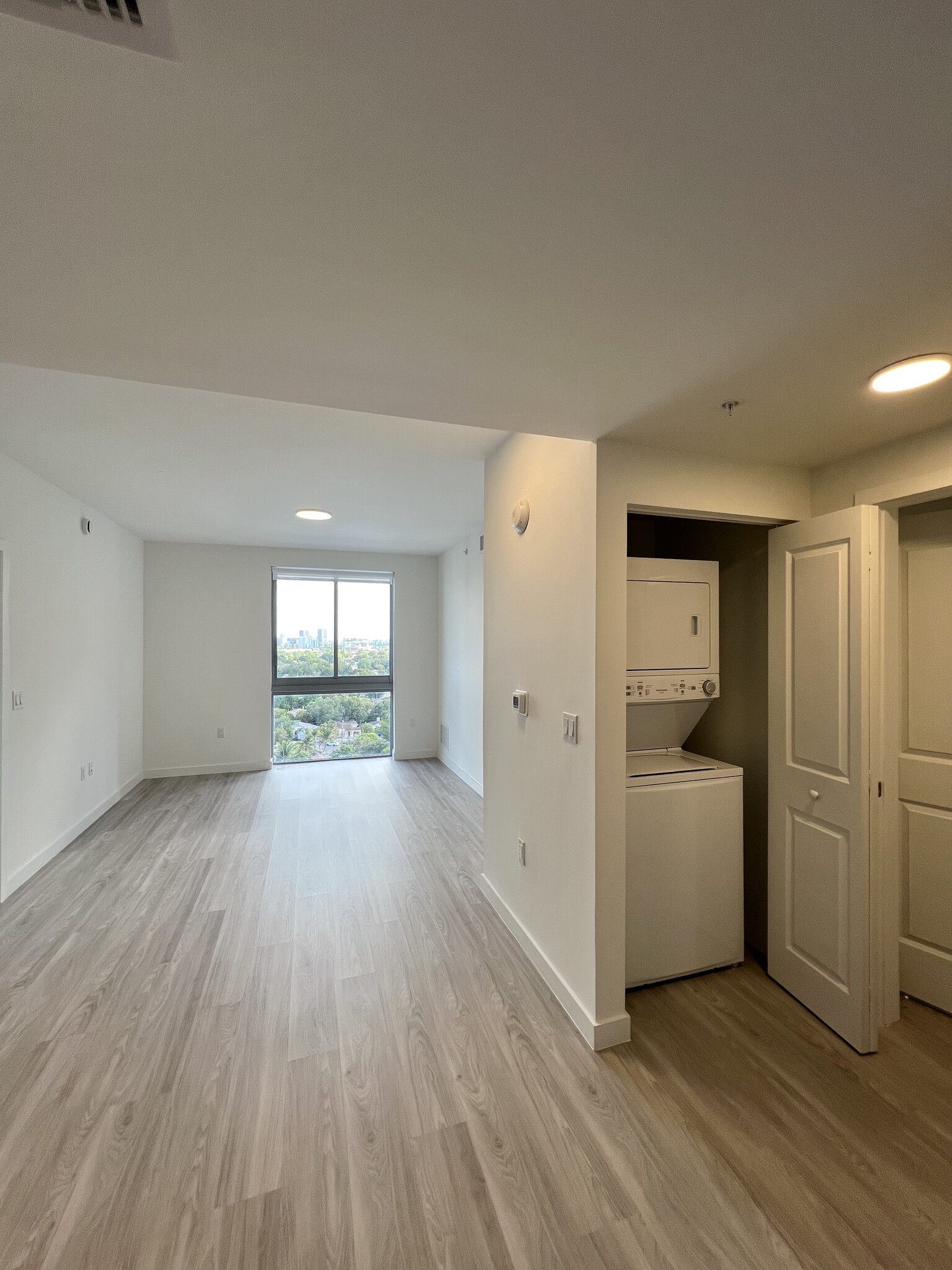 Building Photo - 1420 NW 33rd St