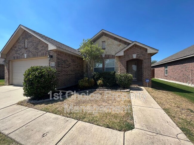 Building Photo - 2421 Clairborne Dr