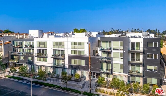 Building Photo - 957 Figueroa Terrace