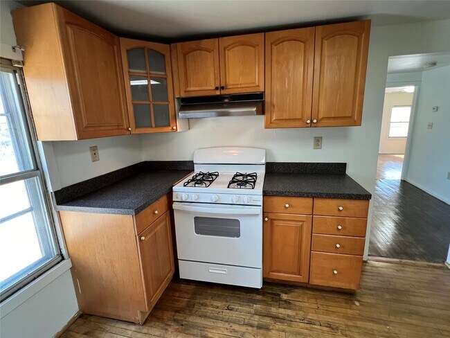 Building Photo - 4 Erie St